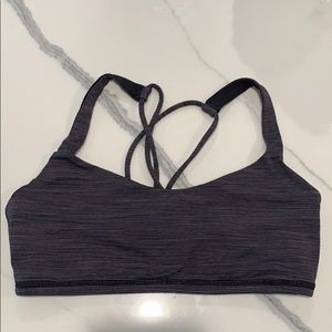 Lululemon sports bra size 6